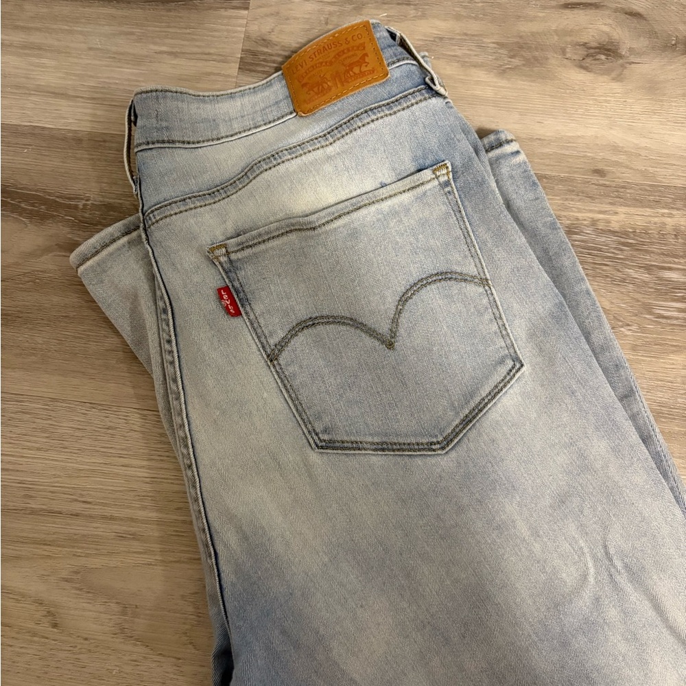 LEVI JEANS - Picture 2 of 5